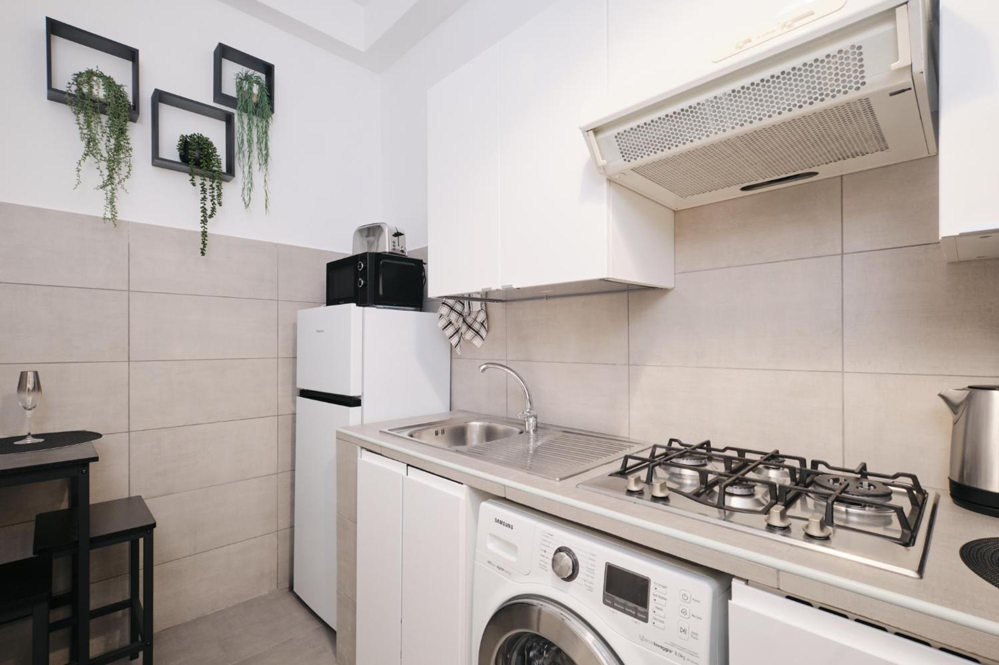 Modern 10 Min From Metro B Free Wifi Apartment Rom