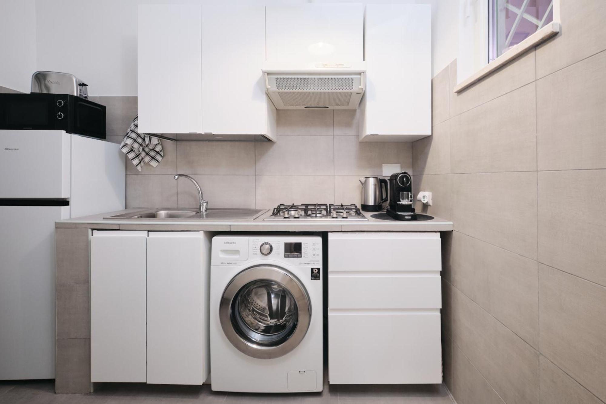 Modern 10 Min From Metro B Free Wifi Apartment Rom