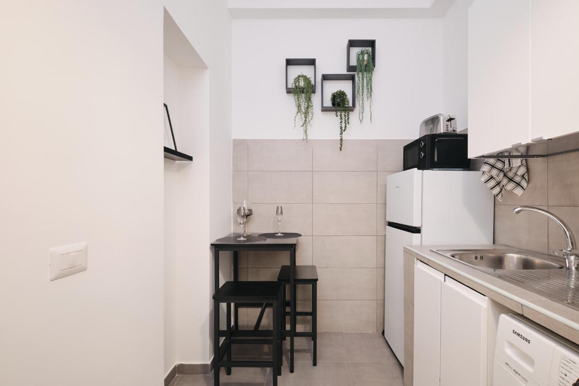 Modern 10 Min From Metro B Free Wifi * Rom